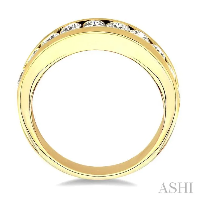 1 Ctw Channel Set Round Cut Diamond Wedding Band in 14K Yellow Gold